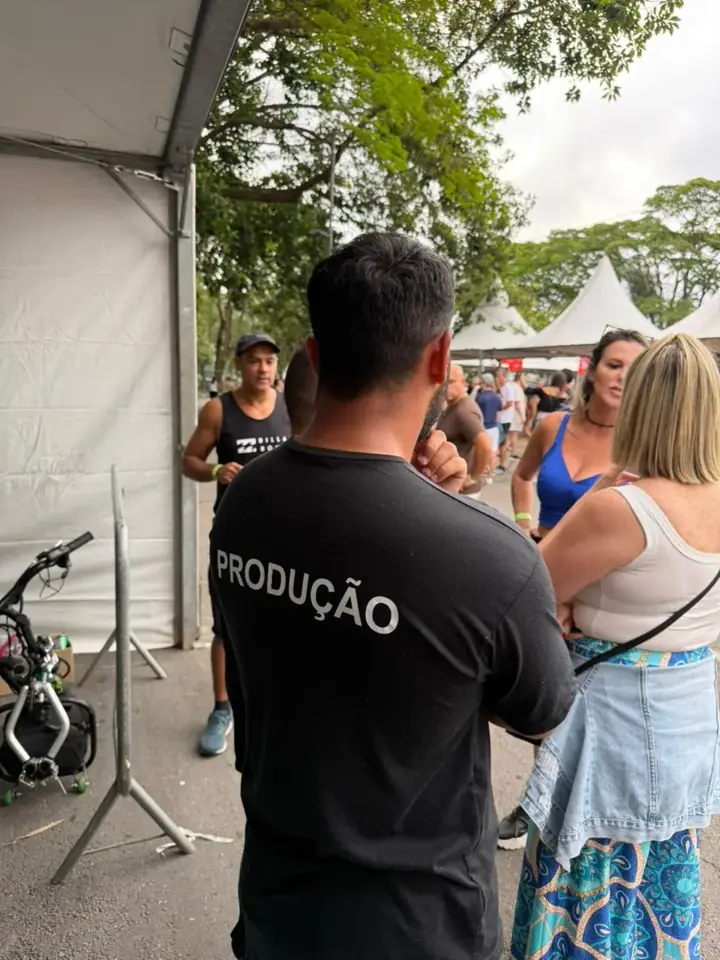 Produtor da MENSE acompanhando a operação
